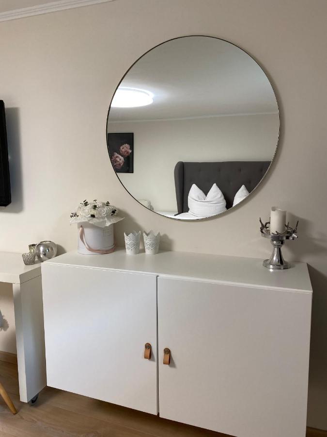 Stylische Wohnung In Ruhiger Lage, Sehr Messenah ラッツェン エクステリア 写真